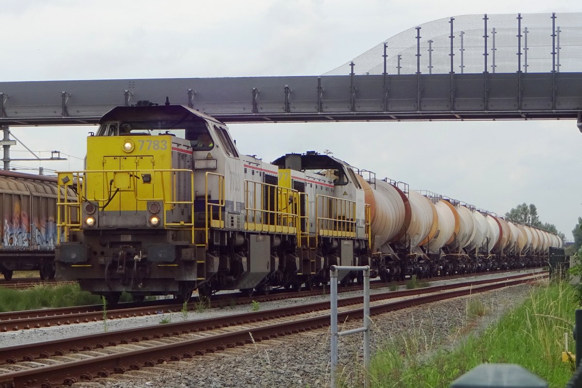 Kalkslurryzug mit 7783 steht am 19 Juli 2019 in Lage Zwaluwe. 