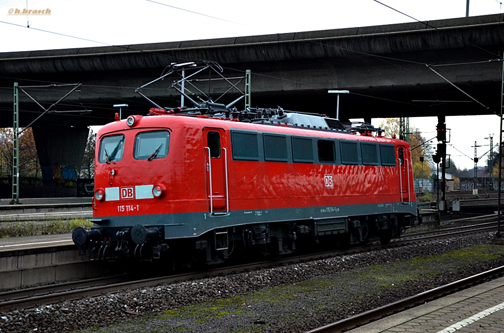 kleine wartezeit für 115 114-1,am 24.11.15,im bf hh-harburg 