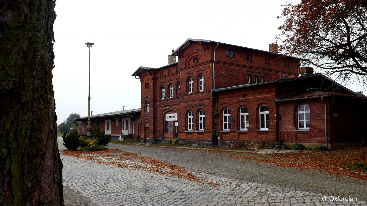 Klötze in Sachsen-Anhalt, stillgelegter Bahnhof, ausgewiesen als Baudenkmal.