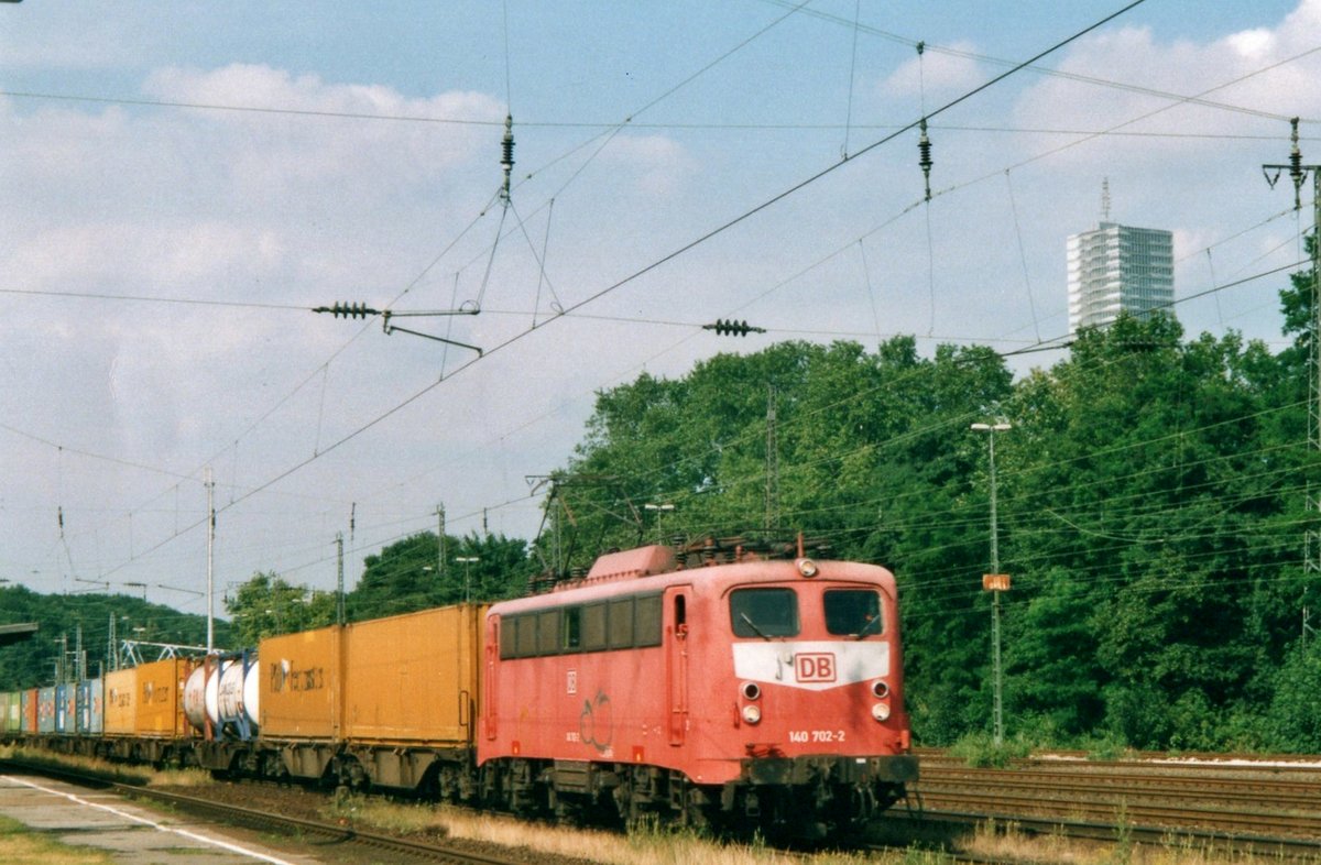 KLV mit 140 702 durchfahrt am 21 Mai 2005 Kln West.