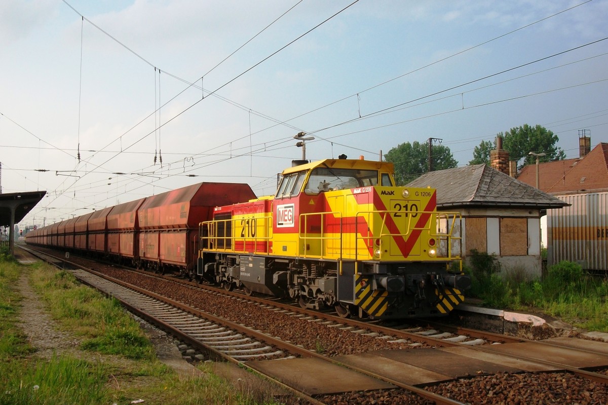 Kohlependel mit MEG 210 durchfahrt am 29 Mai 2010 Grosskorbetha.