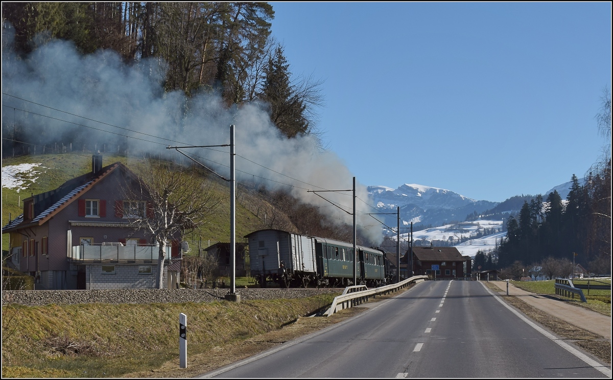 Kurz vor Wolhusen mit Eb 3/5 5810. Februar 2019.