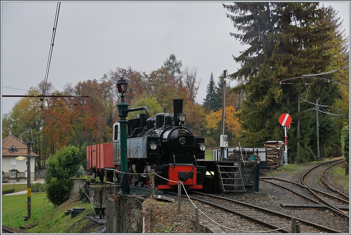 La DER 2021 du Blonay-Chamby - Auf der Fahrt von Blonay nach Chamby bei Durchfahrt in Chaulin konnte die G 2x 2/2 105 fotografiert werden. 

30. Oktober 2021