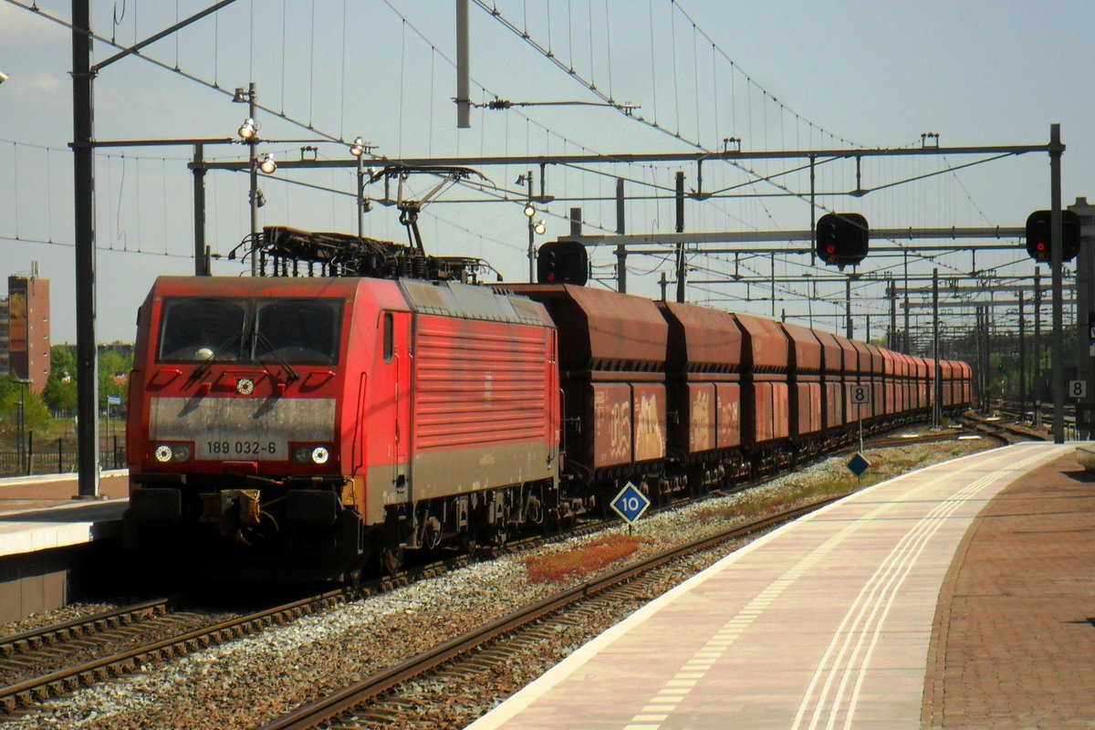 Leererzzug mit 189 032 durchfahrt Breda (NL) am 24 April 2019.