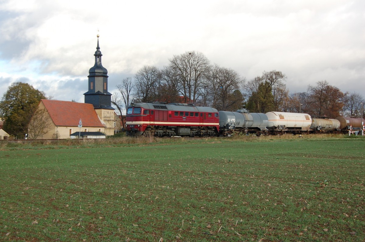 LEG 120 295-1 mit einem Fotog�terzug von Nebra nach Sta�furt, am 12.11.2006 in Nausitz. (Foto: dampflok015)