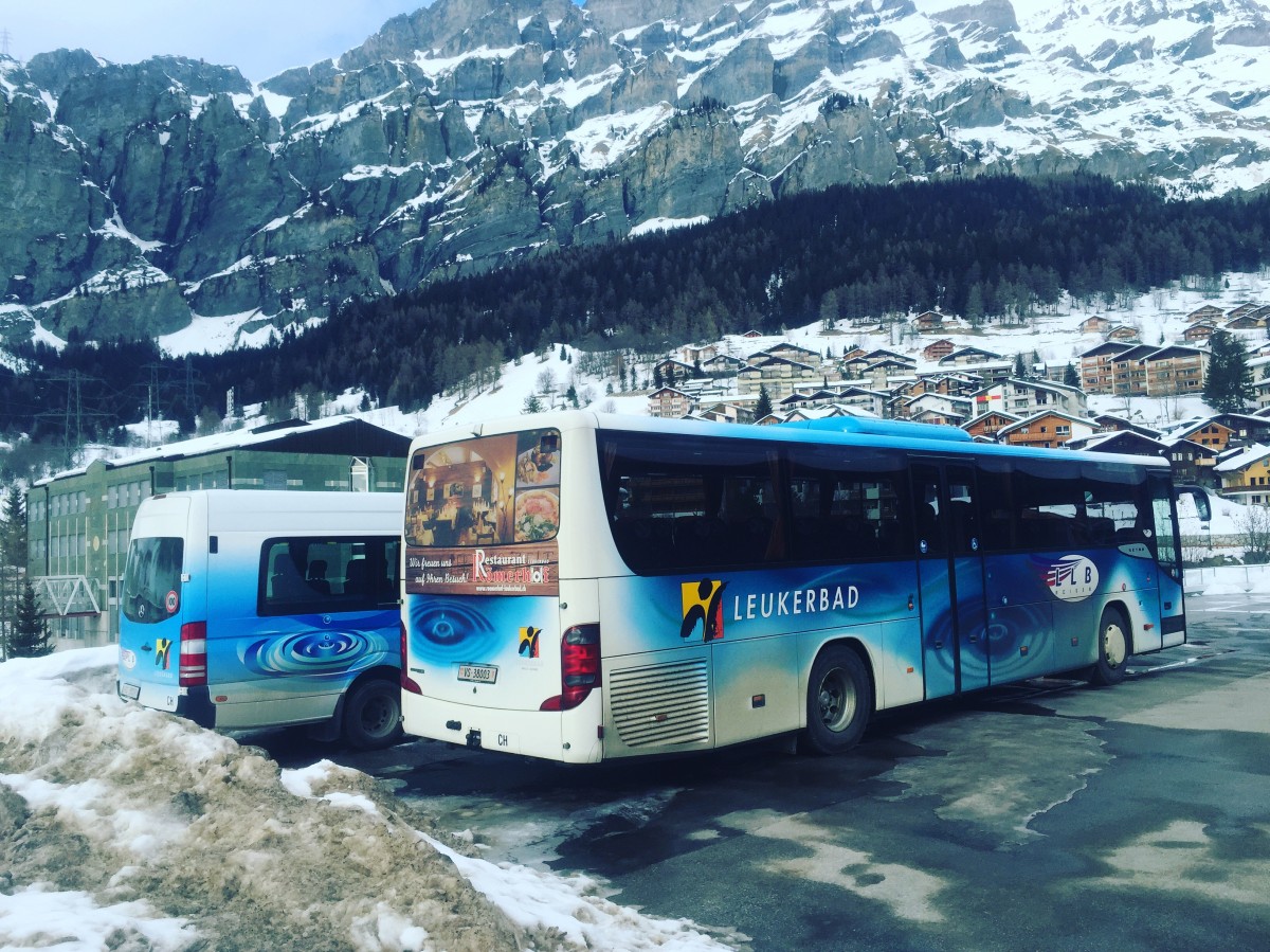 Links: Mercedes Sprinter Nr. 9/38009
Rechts: Setra Nr.3/38003

Beim Bahnhof in Leukerbad als Doppler/Ersatz

30.01.16