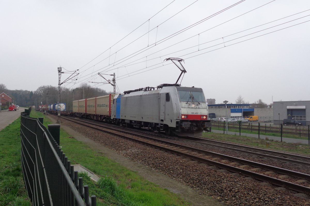 LNS 186 492 treft am 24 Mrz 2019 mit der CombinantShuttle in Venlo ein.