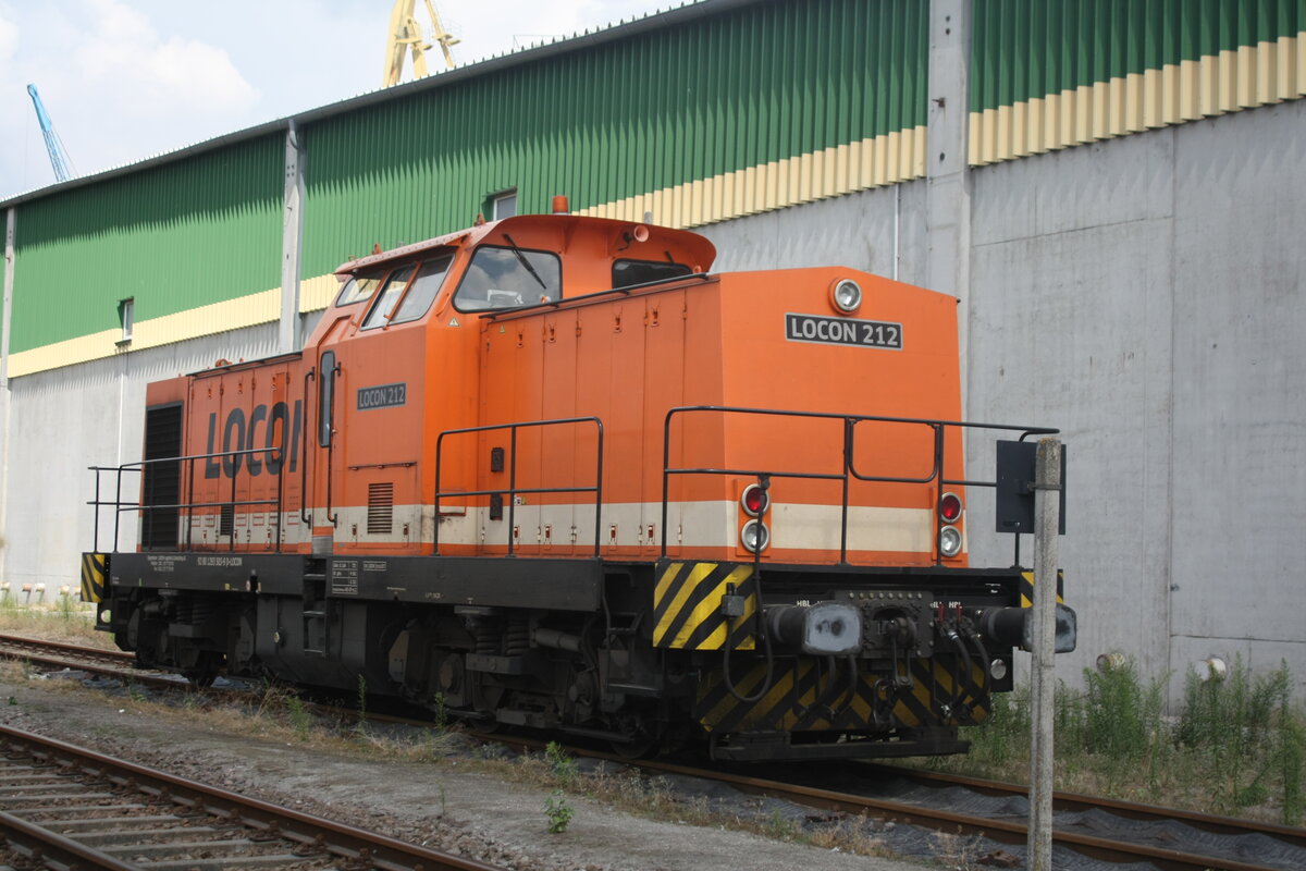 LOCON 212 (293 503) abgestellt bei der Getreide AG am Stralsunder Stadthafen am 27.7.21