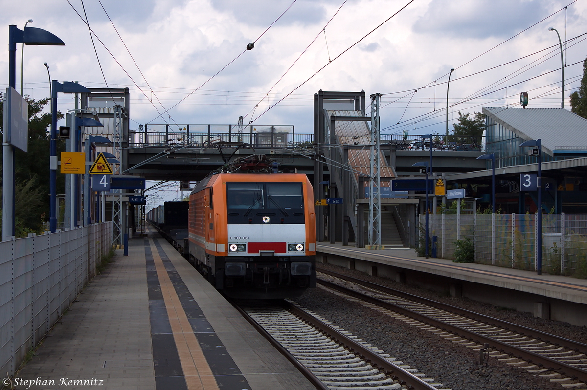 LOCON 502 (189 821-2) mit einem Containerzug in Berlin-Hohenschönhausen und fuhr in Richtung Biesdorfer Kreuz weiter. 21.08.2014