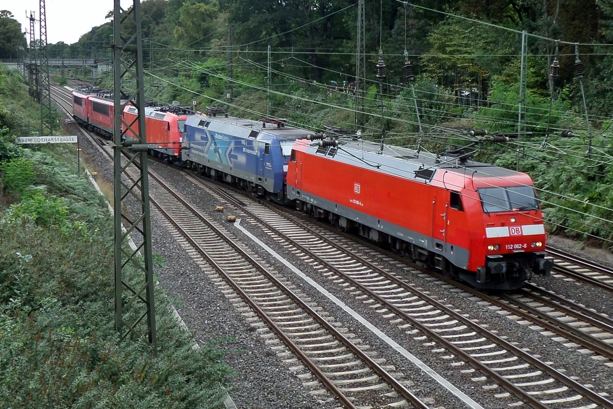 Lokzug mit 152 062 passiert der Universität von Duisburg am 16 September 2016.