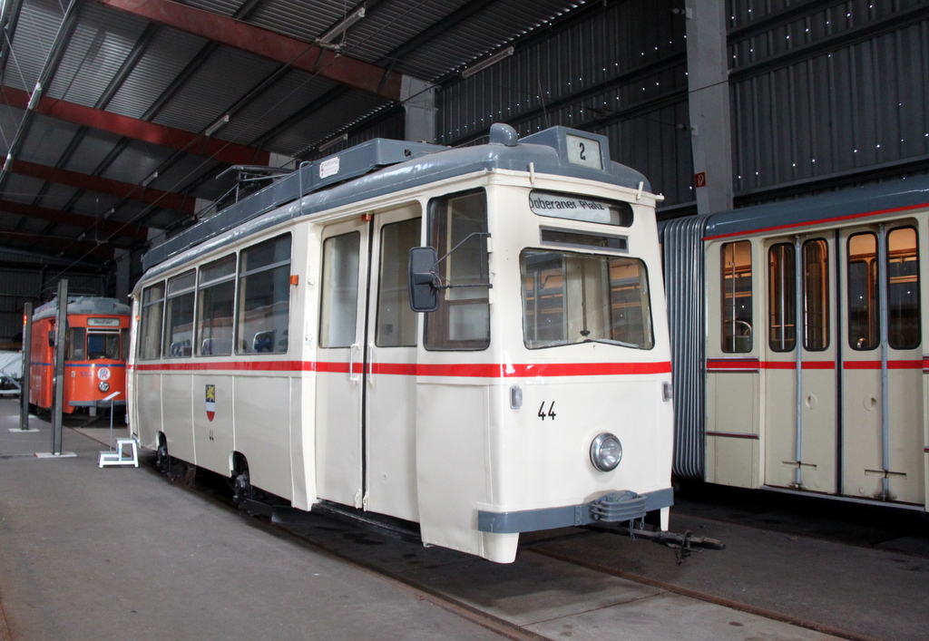 Lowa-Wagen 44 stand am 08.02.2015 im Depot 12 in Rostock-Marienehe. (Tatra-Fototag)