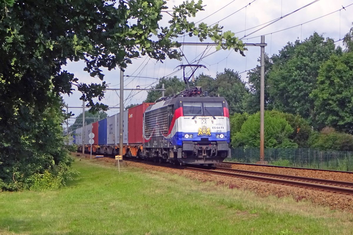 LTE 189 213 schleppt den Rzepin-Shuttle durch Wijchen am 15 Juni 2019.