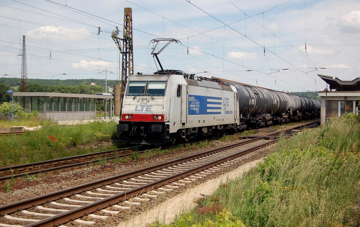 LTE E 186 238 mit Kesselwagen Richtung Bad K�sen, am 31.05.2014 in Naumburg Hbf. (Foto: dampflok015)