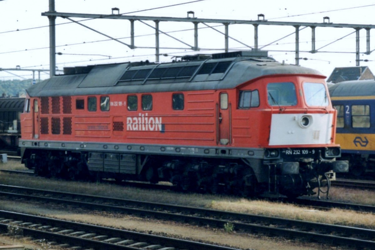 Ludmilla 232 109 steht am 2 Augustus 2006 in Venlo. Sie ist nicht eingereiht in die Serie 232 901-912, hat jedoch das für diese Unterbaureihe vorgesehene Holland-Latz.