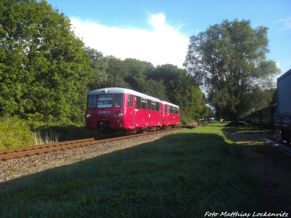 LVT 172 001 und 172 601 beim verlassen des Bahnhofs Putbus in Richtung Bergen auf Rgen am 24.8.14