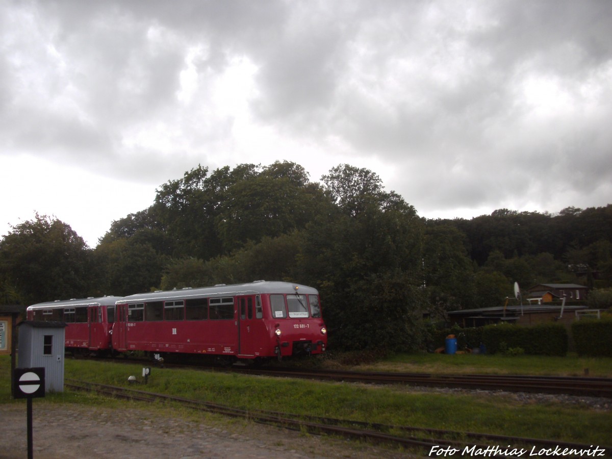 LVT 172 001 und 172 601 beim verlassen des Bahnhofs Putbus am 24.8.14