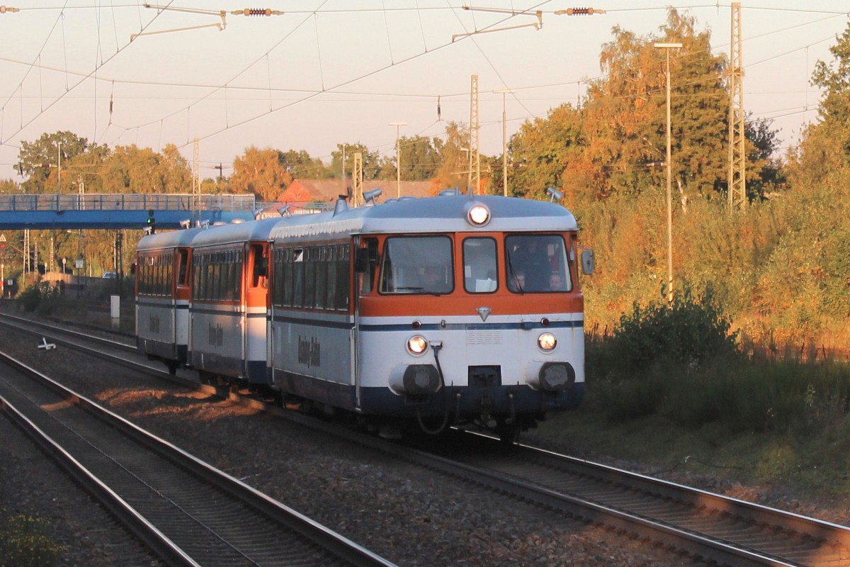 MAN - Schienenbus (Osning-Bahn e.V.) kommt von seiner Ausflugfahrt aus Hamburg zurück und ist auf den Weg nach Verden (Aller). Aufgenommen am 10.10.2015 in Tostedt.