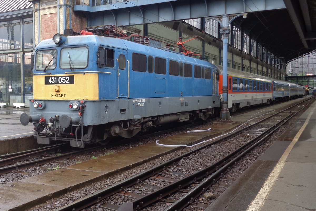 MAV 431 052 steht am 19 September 2017 in Budapest-Nyugati.