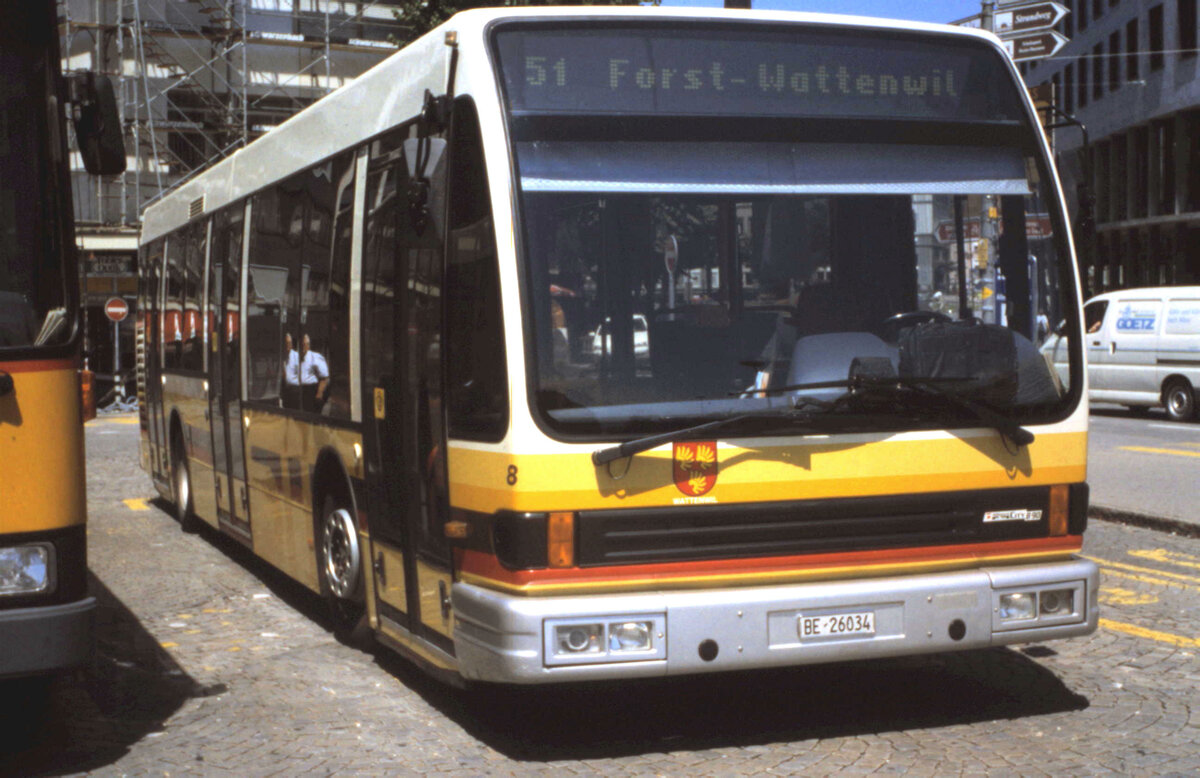 (MB-011) - Aus dem Archiv: STI Thun - Nr. 8/BE 26'034 - Den Oudsten (ex TSG Blumenstein Nr. 8) um 2000 beim Bahnhof Thun