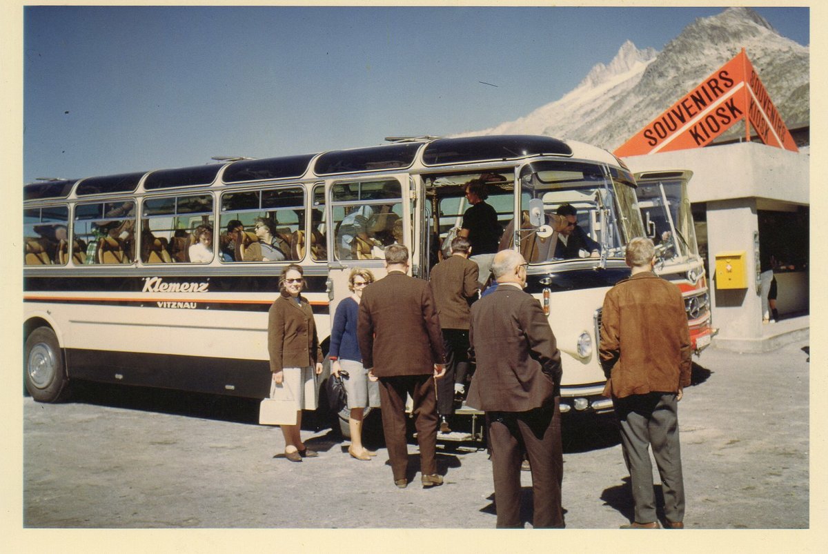 (MD072) - Aus dem Archiv: Klemenz, Vitznau - LU 15'626 - Saurer um 1970