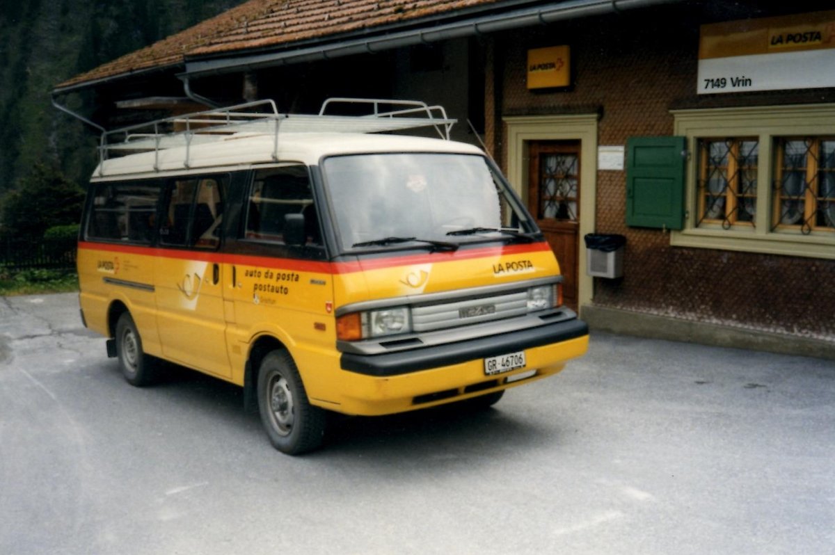 (MD314) - Aus dem Archiv: Gabriel, Vrin - GR 46'706 - Mazda im August 1999 in Vrin, Post