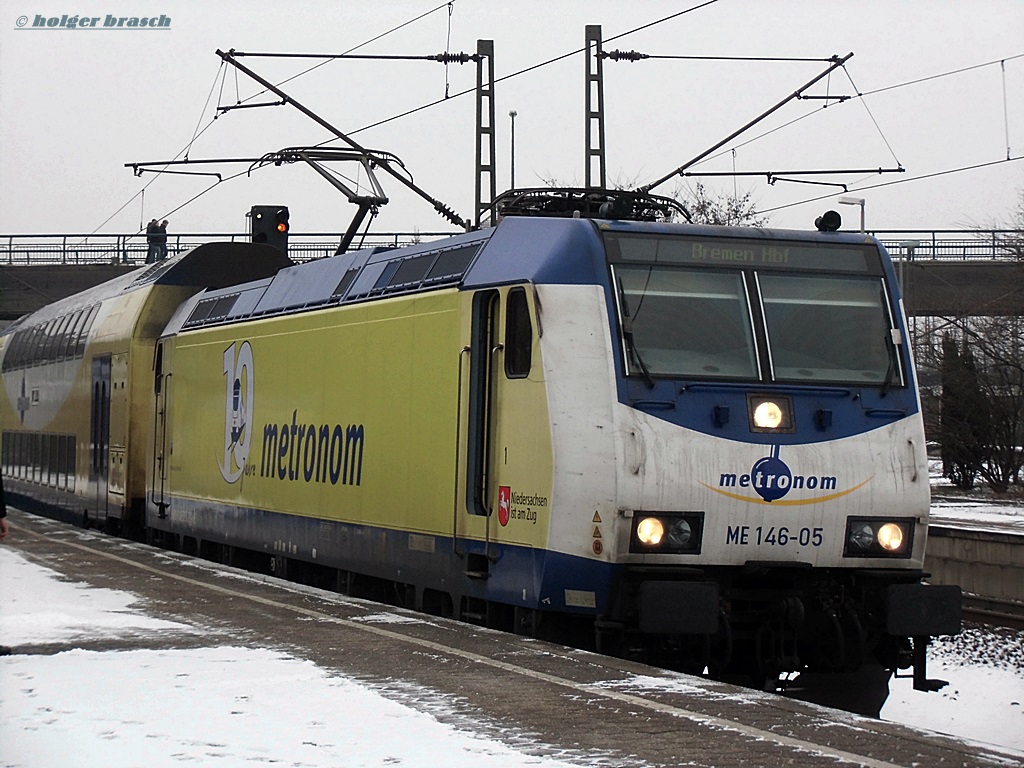 ME 146-05 stand mit den metronom nach bremen im bhf hh-harburg am 24.01.14