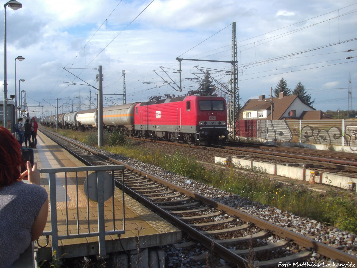 MEG 604 beim vorbeifahren am Bahnhof Halle-Messe am 9.10.14