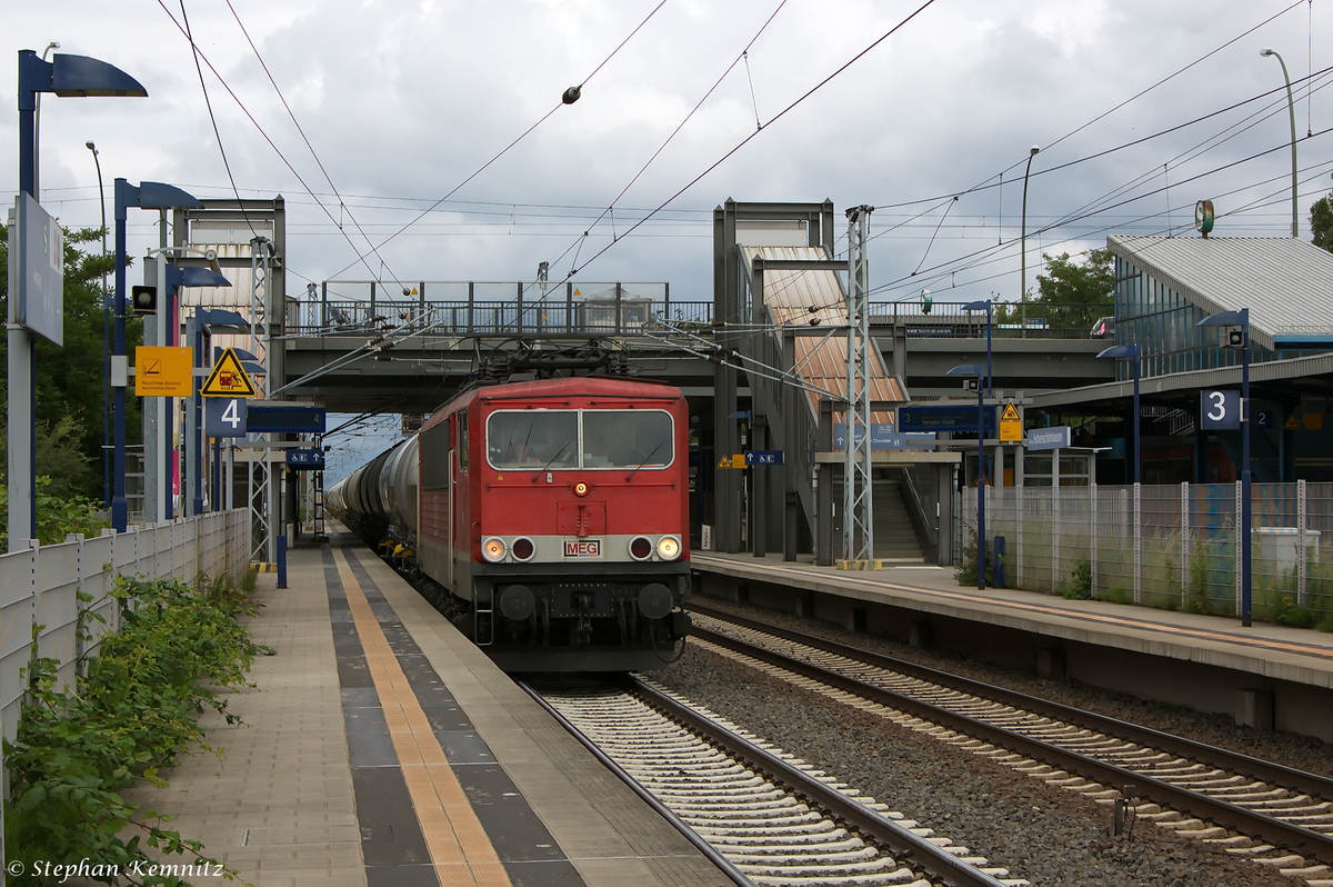 MEG 702 (155 179-5) Mitteldeutsche Eisenbahn GmbH mit dem leer Zementzug von Rostock-Seehafen nach Rüdersdorf, bei der Durchfahrt in Berlin-Hohenschönhausen. Die 155 179-5 hatte dem Zug bis nach Berlin Nordost gebracht. 24.06.2014