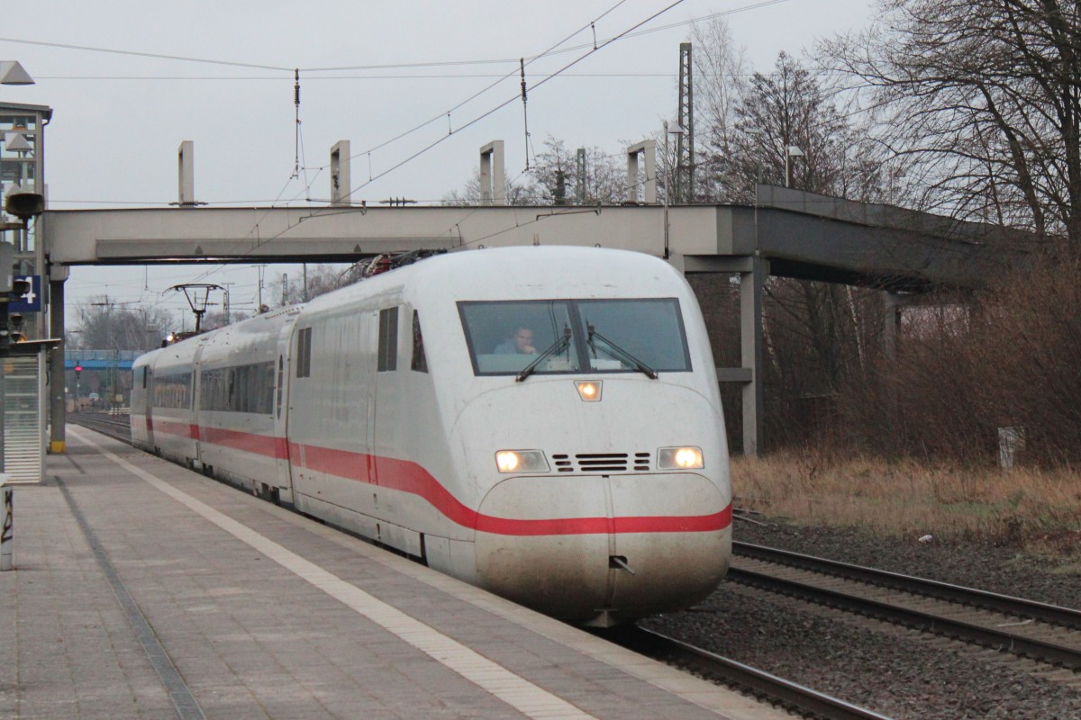 Messzug ICE 410 102-8 / 410 101-0 am 26.01.2016 in Tostedt.