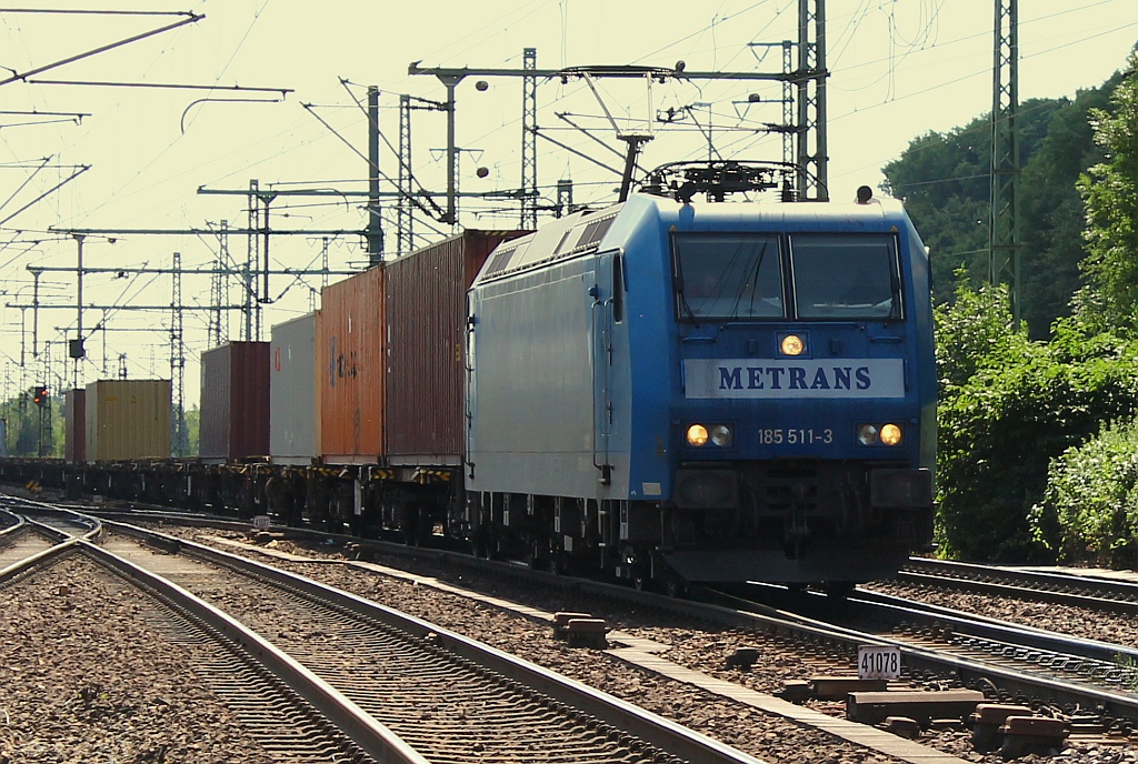 METRANS 185 511-3 mit Containerzug aufgenommen in HH-Harburg. 06.08.2013