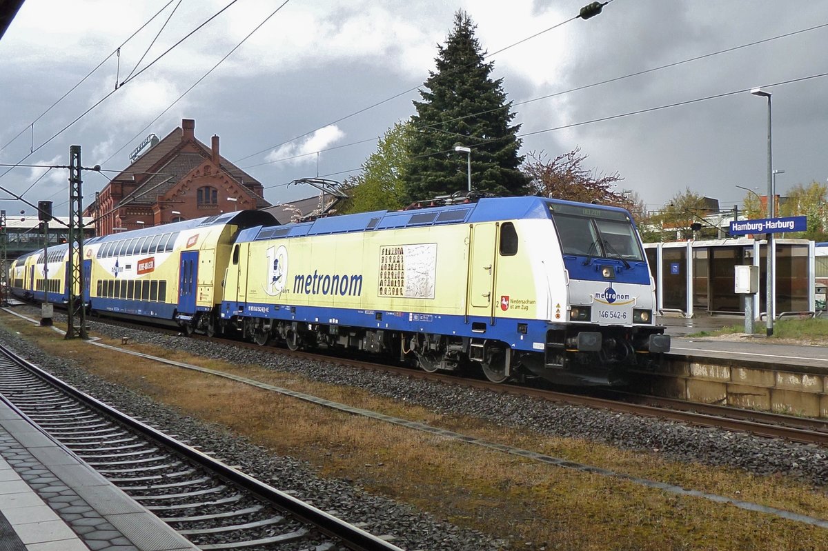 Metronom 146 542 hlt am 27 April 2016 in Hamburg-Harburg.