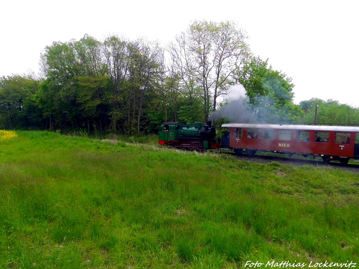 Mh 52 der RBB mit dem Traditionszug unterwegs nach Ostseebad Binz am 21.5.16