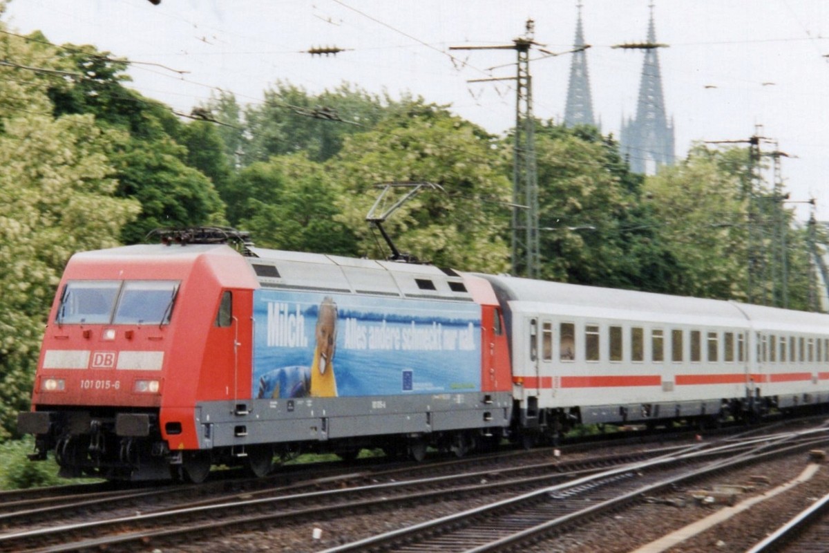 Milch und 101 015 sind am 13 April 2000 in Kln-Deutz fotografiert geworden.