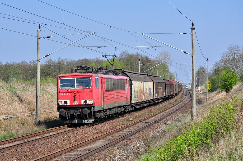 Mit dem 52492 nach Maschen ist die 155 040 in Ros.Seehafen gestartet.Am 19.04.2014 wurde sie in Sildemow geknipst.