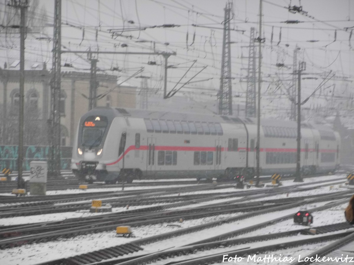 Mit Steuerwagen voraus kommt die 146 XXX in den Bahnhof Hannover Hbf eingefahren sm 16.1.16