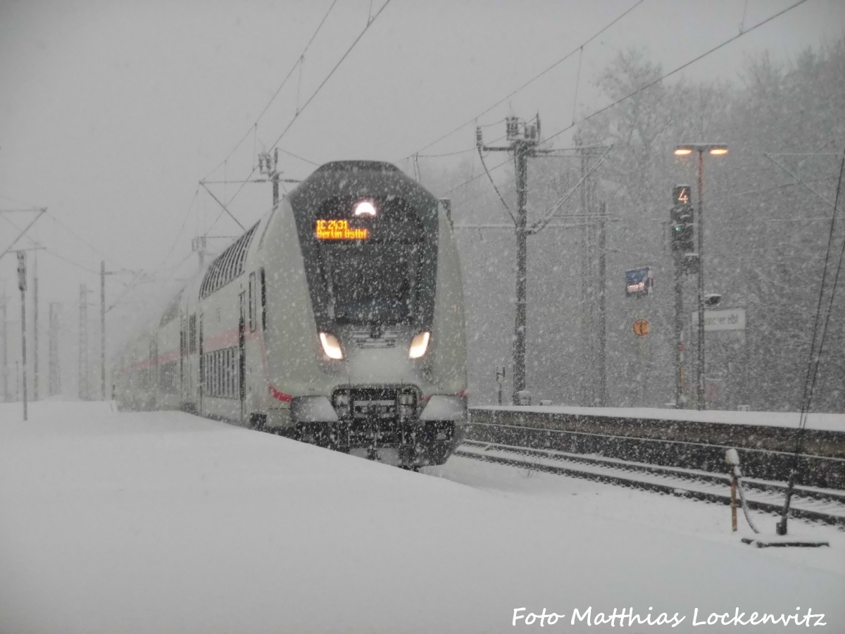 Mit Steuerwagen voraus kommt 146 559 mit dem IC2431 mit ziel Berlin Ostbahnhof in den Bahnhof Hannover Hbf eingefahren am 16.1.16