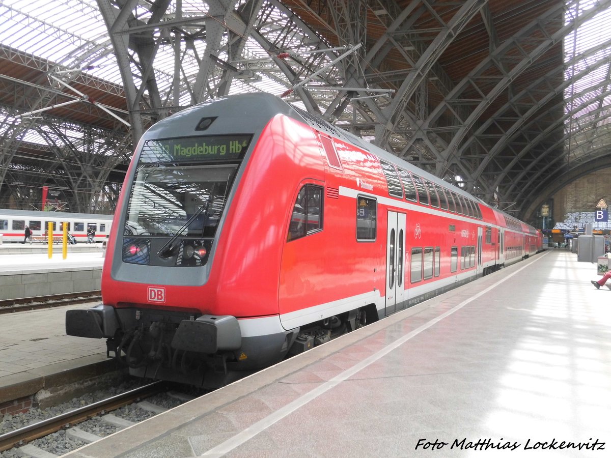 Mit Steuerwagen voraus steht 114 027 mit ziel Magdeburg Hbf im Bahnhof Leipzig Hbf am 25.4.16