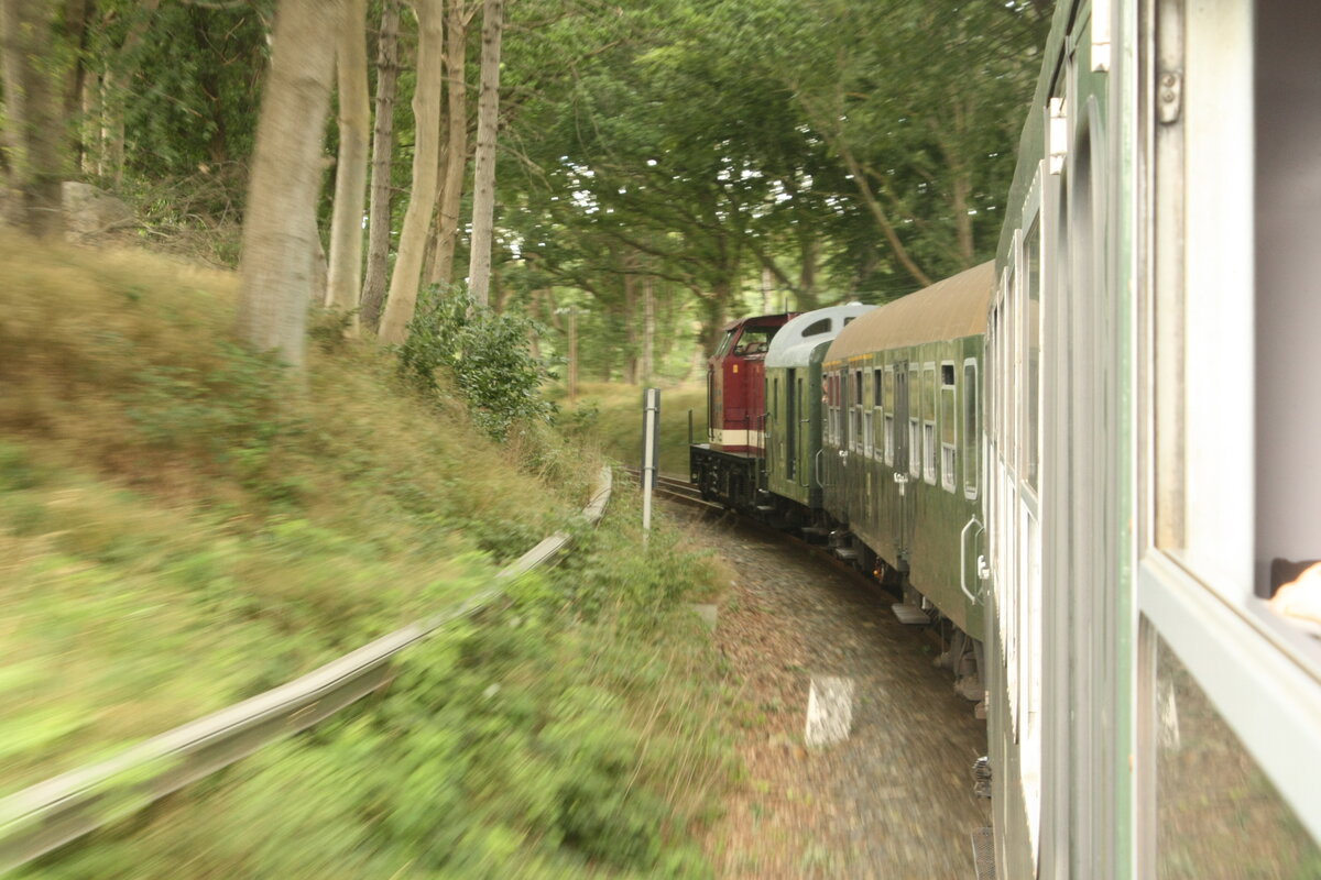 Mitfhrt mit Zug von 86 1744 und 114 703 (203 230) zwischen Bergen auf Rgen und Lauterbach Mole am 1.8.21