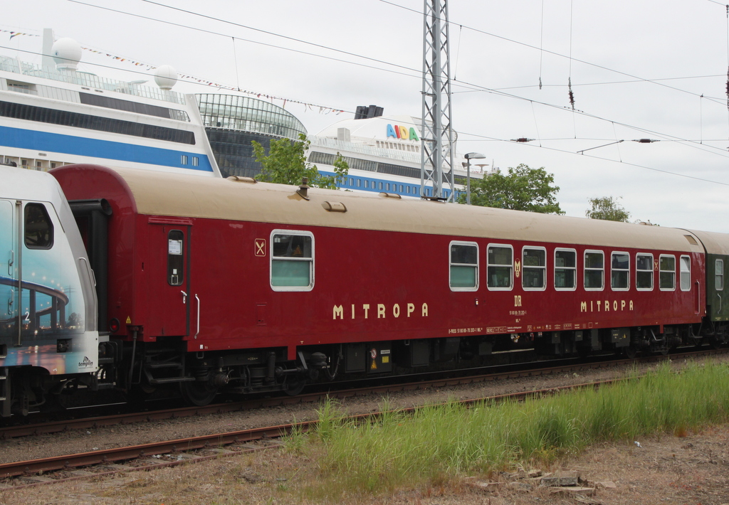 Mitropa Wagen D-Press 51 80 88-70 203-1 WRm 130 war am 25.05.2019 in Warnemünde.

