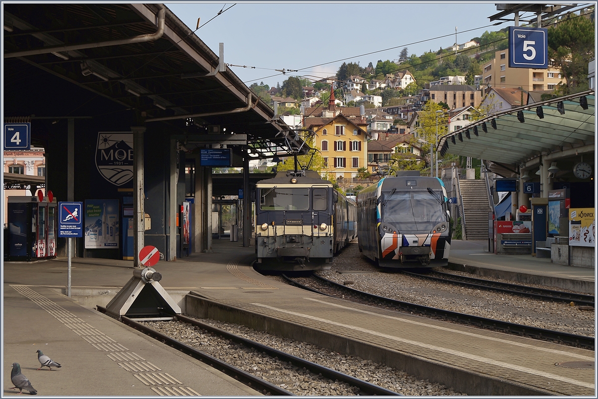 MOB GDe 4/4 6004  Interlaken  und von Sarah Moris gestaltete Lenkerpendel  Monarch  in Montreux. 

26. April 2020