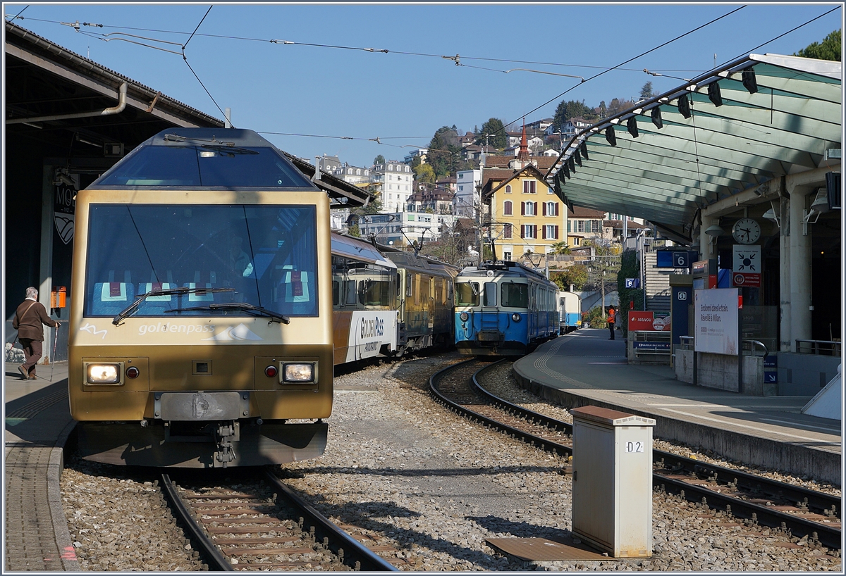 MOB Panoramic-Express und im Hintergrund der ABDe 8/8 4002 VAUZD in Montreux.

28. März 2019