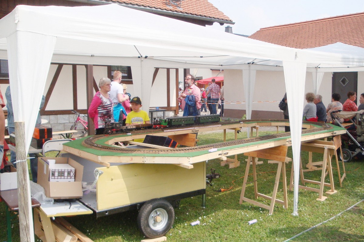 Modelleisenbahn der IG Unstrutbahn e.V. w�hrernd der 100 Jahrfeier der Finnebahn, am 01.05.2014 in Bachra. (Foto: G�nther G�bel)