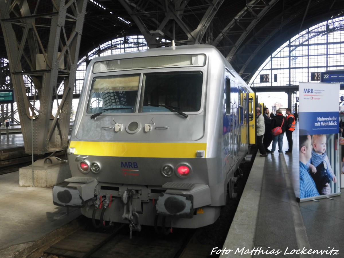 Modernisierter steuerwagen der MRB fr die Knftige RE6 Strecke Leipzig - Chemnitz und standte zur Ausstellung im Leipziger Hbf am 24.10.15