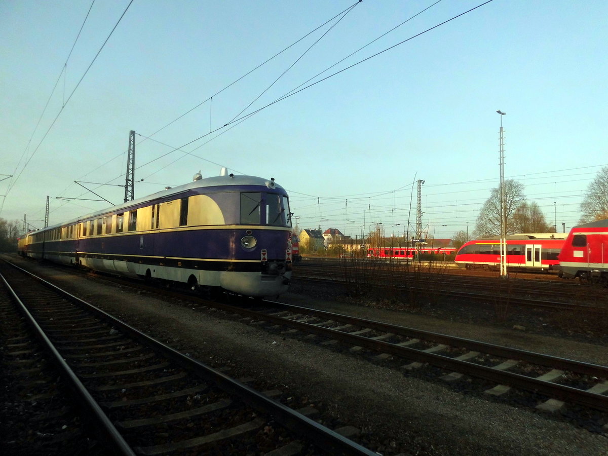 Morgenstimmung mit dem SVT 137 234 und der 218 105 in Crailsheim am 9.4.17