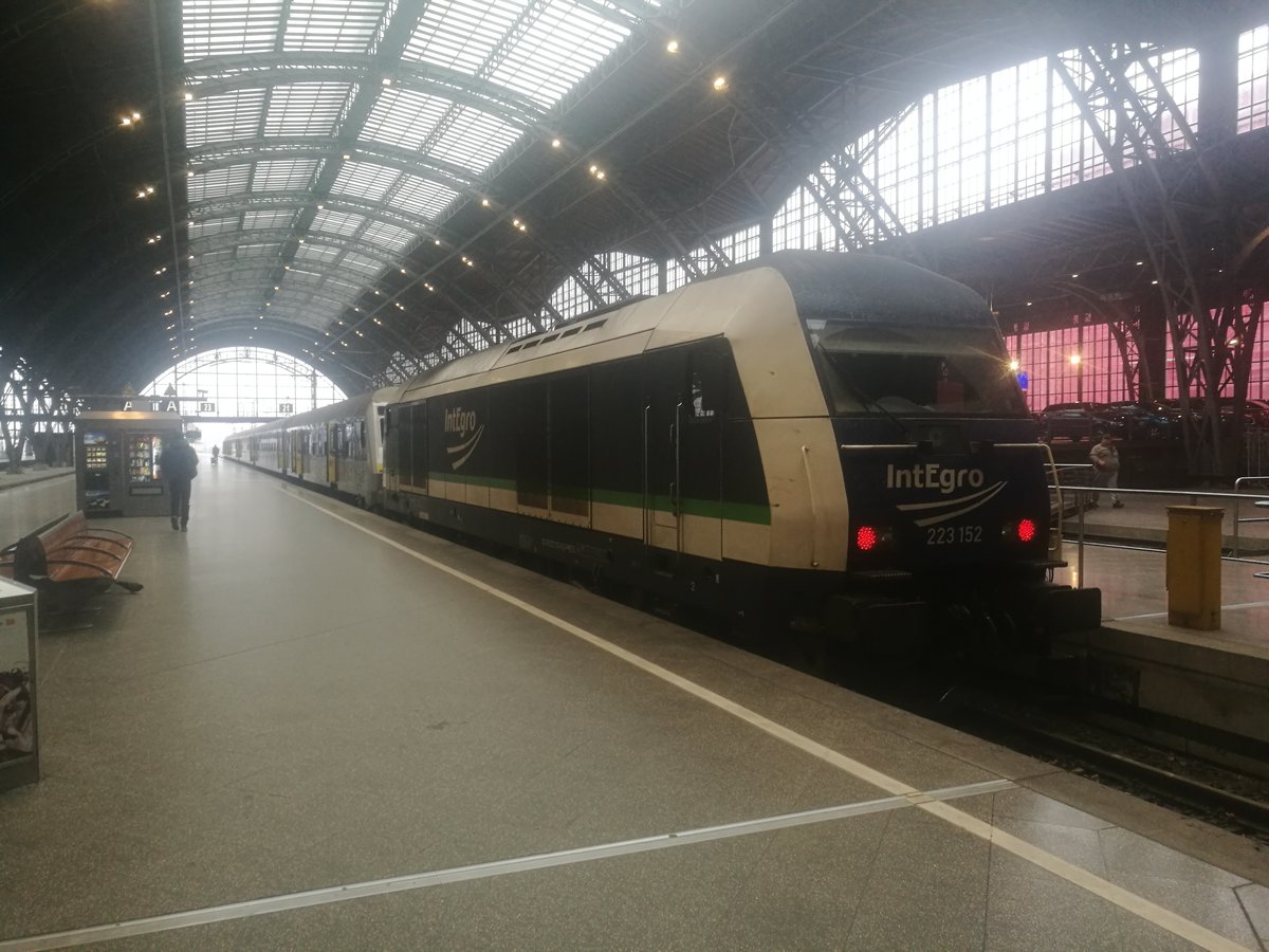 MRB / Integro 223 152 mit dem RE6 mit ziel Chemnitz Hbf im Bahnhof Leipzig Hbf am 1.3.19