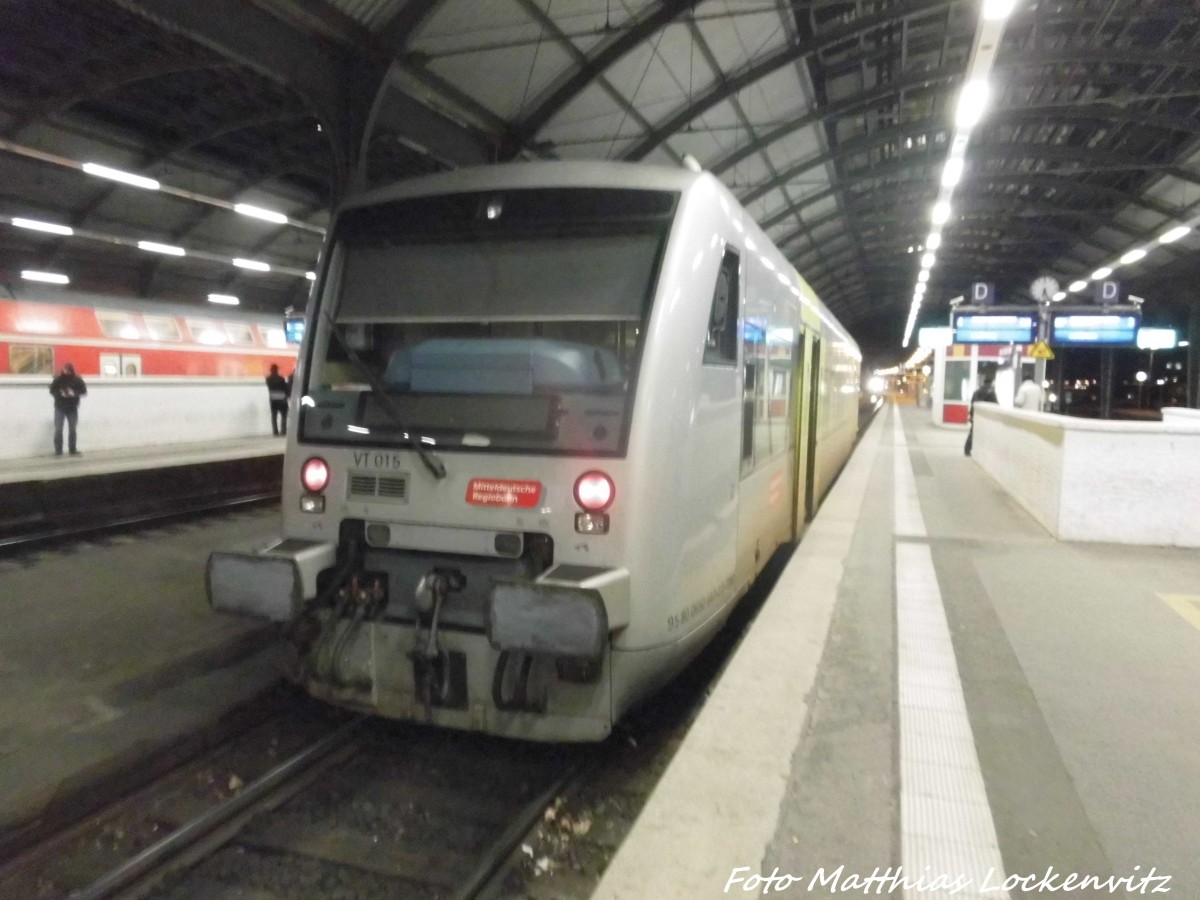 MRB VT 015 im Bahnhof Halle (Saale) Hbf am 11.12.15