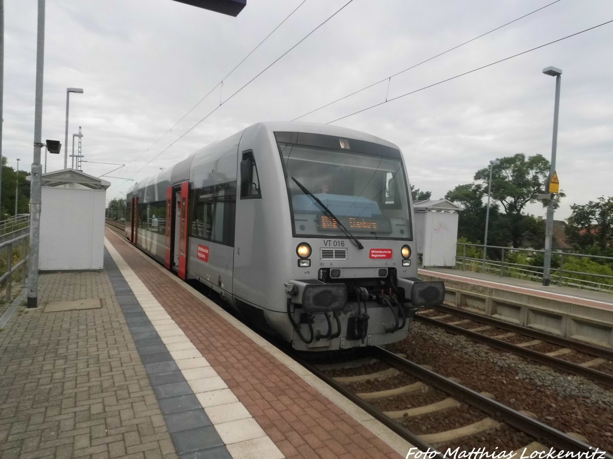 MRB VT 016 mit ziel Eilenburg im Bahnhof Delitzsch ob Bf am 29.6.15