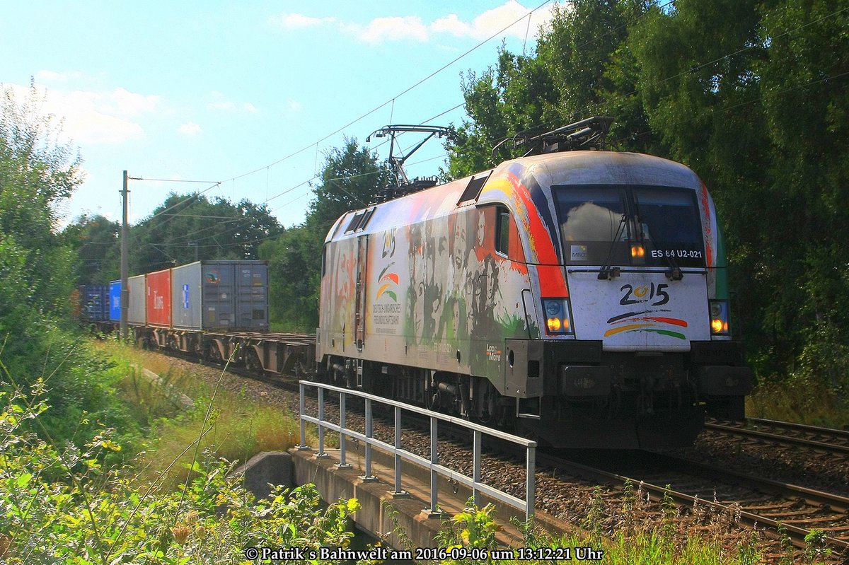 MRCE 182 521  deutsch-ungarisches Freundschaftsjahr  mit Containerzug am 06.09.2016 in Hamburg-Moorburg