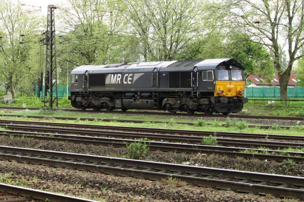 MRCE DE 684 durchfahrt Oberhausen Osterfeld Süd am 9 April 2014.