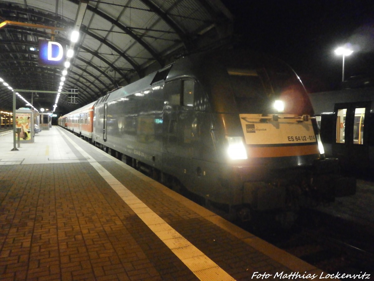 MRCE ES 64 U2 - 014 mit ziel Eisenach im Hallenser Hbf am 10.1.15